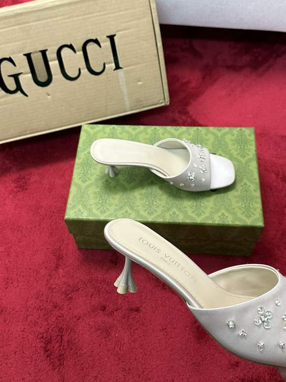 Picture of Louis Vuitton Shoes _SKULVsz35-42513515.5cmh1101
